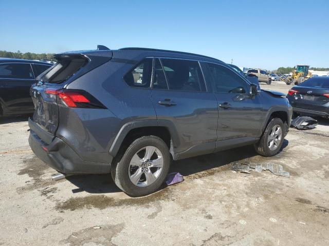 2T3W1RFV0NC205708 - 2022 TOYOTA RAV4 XLE GRAY photo 3