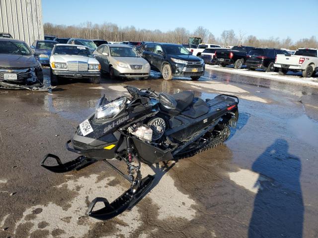 2BPSUXNA7NV000010 - 2022 SKI DOO SNOWBMOBIL BLACK photo 2