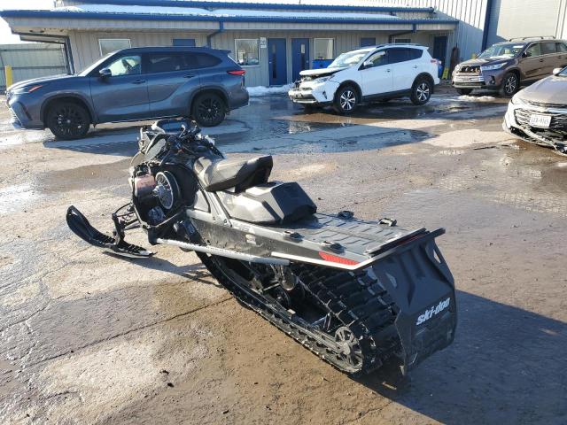 2BPSUXNA7NV000010 - 2022 SKI DOO SNOWBMOBIL BLACK photo 3