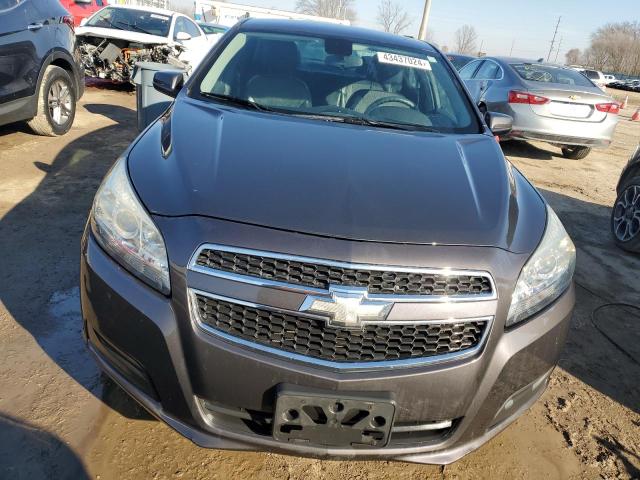 1G11D5RR3DF108373 - 2013 CHEVROLET MALIBU 1LT ნაცრისფერი ფოტო 5