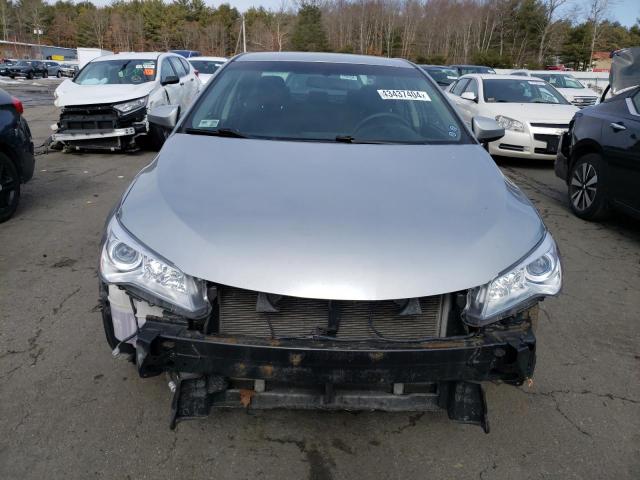 4T4BF1FKXFR473252 - 2015 TOYOTA CAMRY LE SILVER photo 5