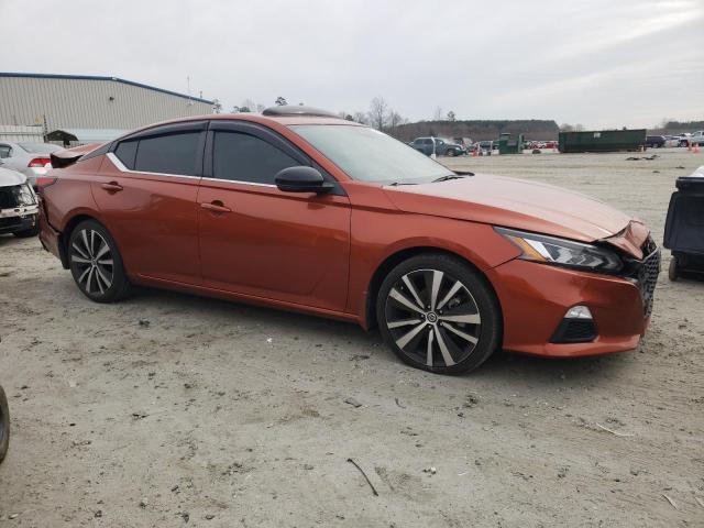 1N4BL4CVXMN377495 - 2021 NISSAN ALTIMA SR ORANGE photo 4