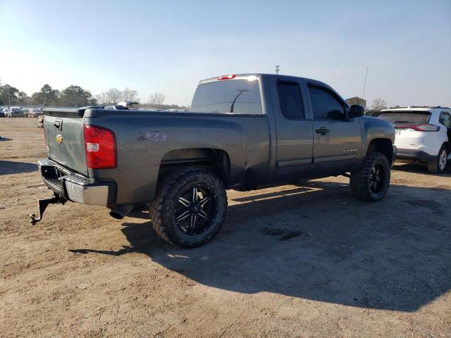 1GCRKSE32BZ230766 - 2011 CHEVROLET SILVERADO K1500 LT GRAY photo 3