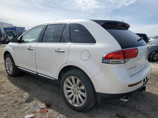 2LMDJ6JKXDBL40777 - 2013 LINCOLN MKX WHITE photo 2