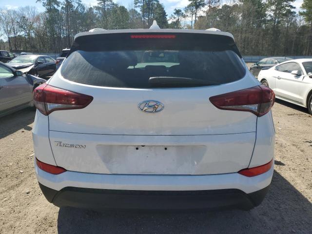 KM8J33A47HU416898 - 2017 HYUNDAI TUCSON LIMITED WHITE photo 6