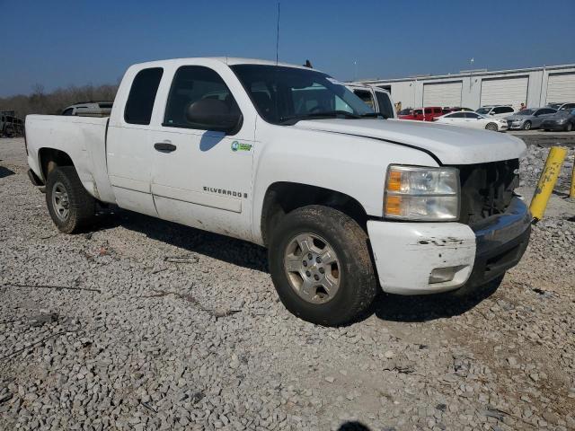 2GCEC19C371682712 - 2007 CHEVROLET SILVERADO C1500 WHITE photo 4