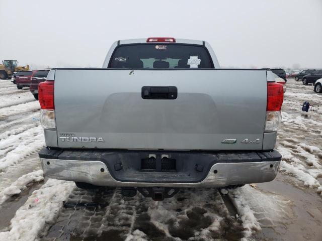 5TFHW5F17BX196088 - 2011 TOYOTA TUNDRA CREWMAX LIMITED SILVER photo 6