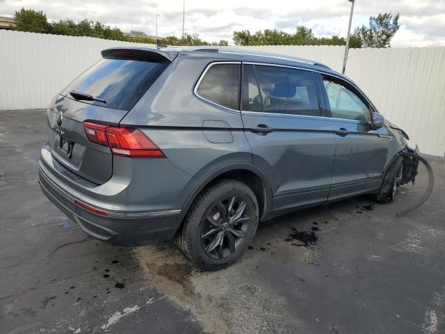 3VV3B7AXXRM043526 - 2024 VOLKSWAGEN TIGUAN SE GRAY photo 3