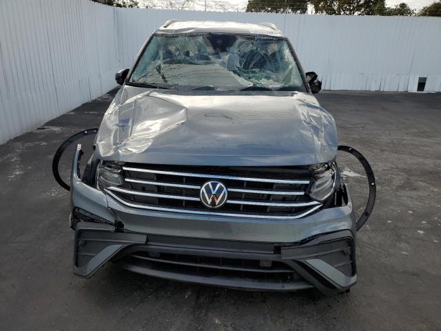 3VV3B7AXXRM043526 - 2024 VOLKSWAGEN TIGUAN SE GRAY photo 5