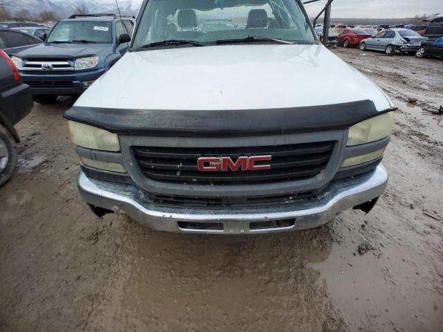 1GDJC34U74E245389 - 2004 GMC NEW SIERRA C3500 WHITE photo 11