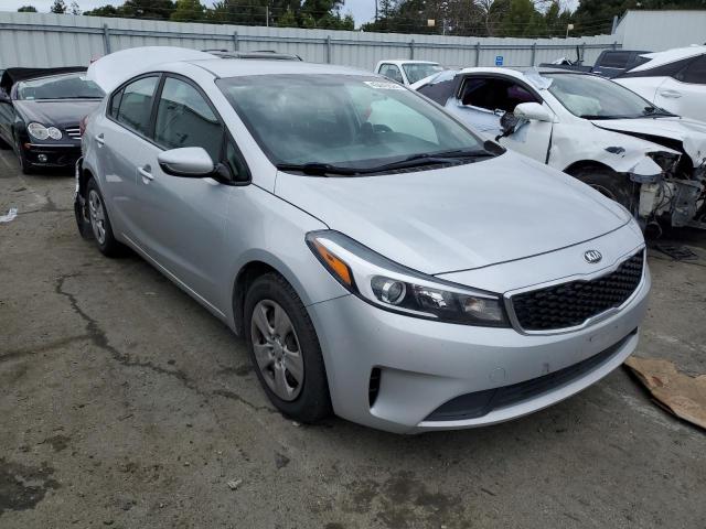 3KPFK4A76JE220050 - 2018 KIA FORTE LX SILVER photo 4