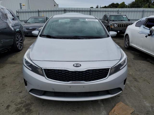 3KPFK4A76JE220050 - 2018 KIA FORTE LX SILVER photo 5