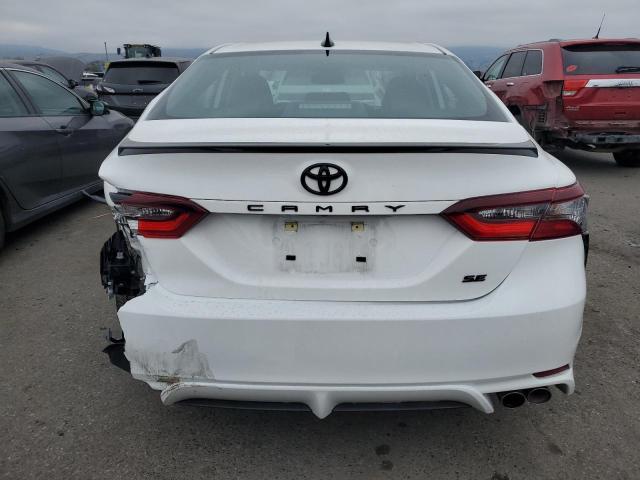 4T1T11AK4RU247359 - 2024 TOYOTA CAMRY SE NIGHT SHADE WHITE photo 6