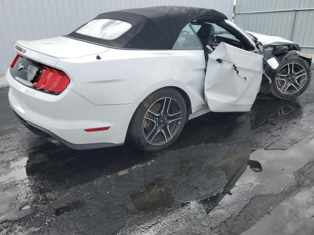 1FATP8UH0N5104737 - 2022 FORD MUSTANG WHITE photo 3