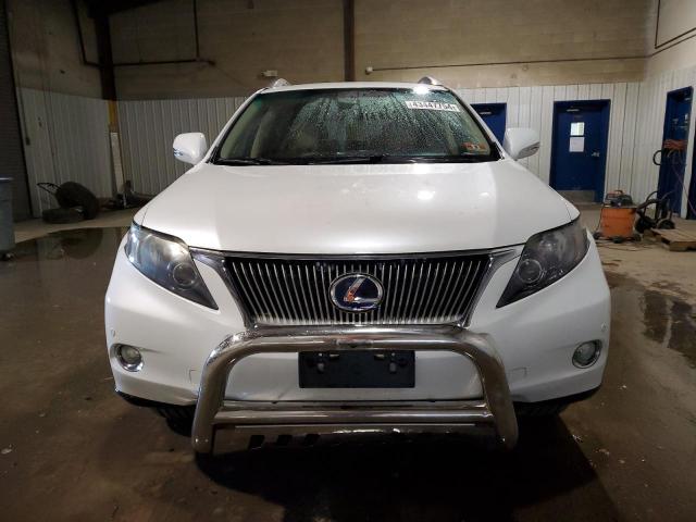 JTJBC1BA1B2423718 - 2011 LEXUS RX 450 WHITE photo 5