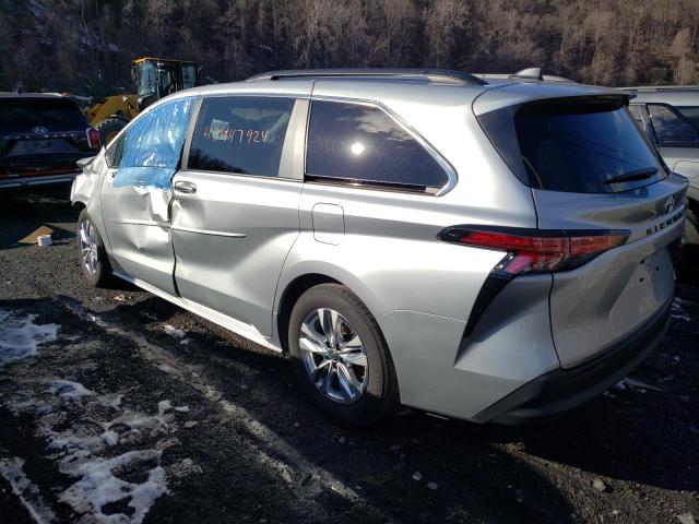 5TDJRKEC8NS135479 - 2022 TOYOTA SIENNA XLE SILVER photo 2