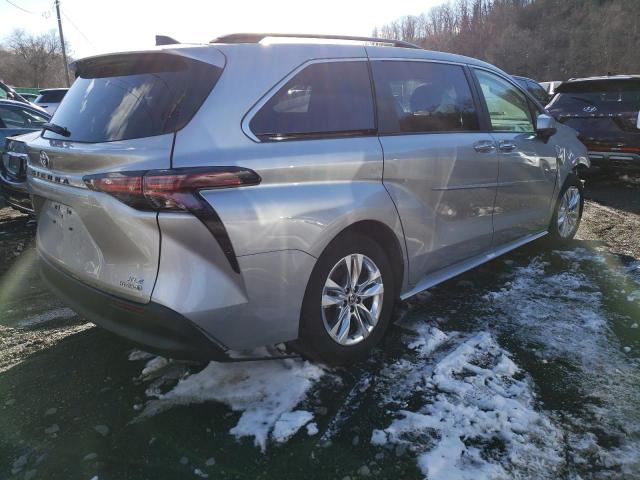 5TDJRKEC8NS135479 - 2022 TOYOTA SIENNA XLE SILVER photo 3