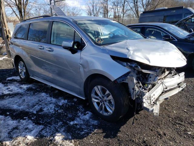 5TDJRKEC8NS135479 - 2022 TOYOTA SIENNA XLE SILVER photo 4