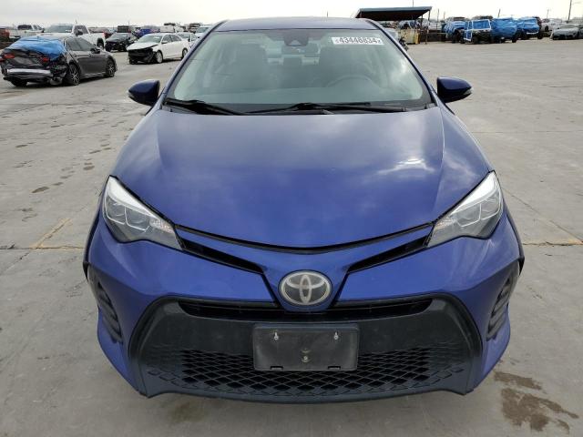 5YFBURHE4JP796955 - 2018 TOYOTA COROLLA L BLUE photo 5