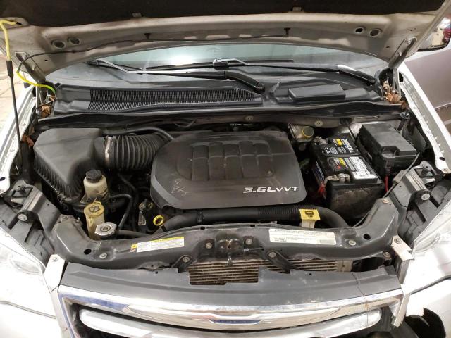 2A4RR8DG7BR704444 - 2011 CHRYSLER TOWN & COU TOURING L SILVER photo 12