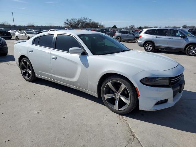 2C3CDXBG2HH581470 - 2017 DODGE CHARGER SE WHITE photo 4