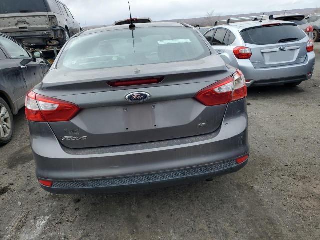 1FAHP3F22CL214327 - 2012 FORD FOCUS SE GRAY photo 6