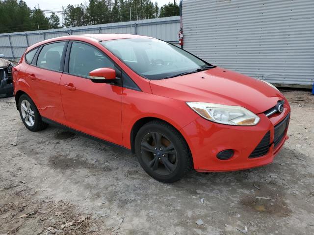 1FADP3K23DL344946 - 2013 FORD FOCUS SE RED photo 4