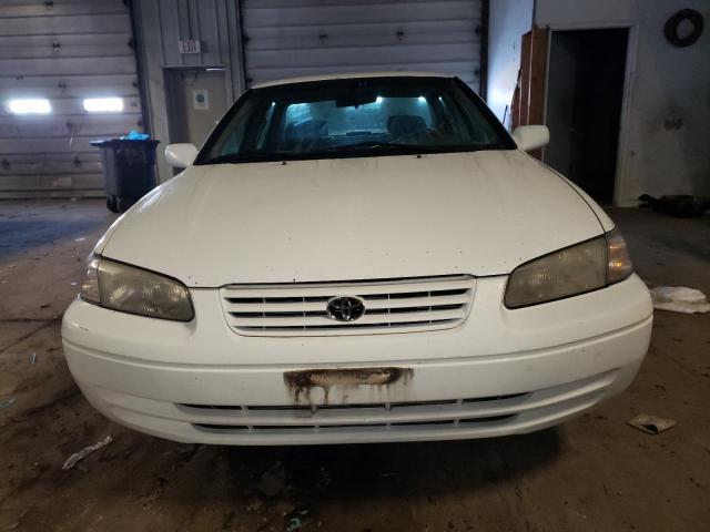 4T1BG22K0WU844941 - 1998 TOYOTA CAMRY CE WHITE photo 5