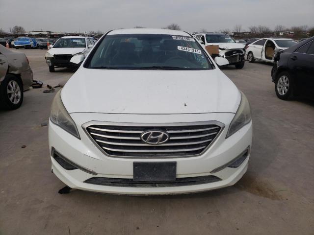 5NPE24AF9FH009818 - 2015 HYUNDAI SONATA SE WHITE photo 5