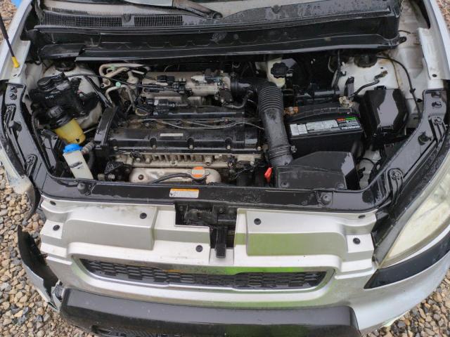KNDJT2A22A7061432 - 2010 KIA SOUL + SILVER photo 11