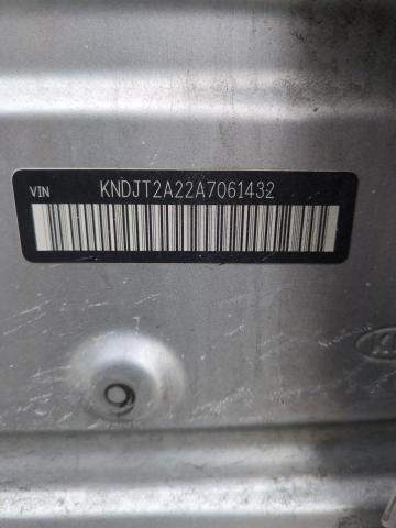KNDJT2A22A7061432 - 2010 KIA SOUL + SILVER photo 12