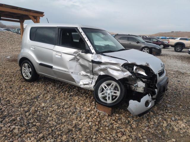 KNDJT2A22A7061432 - 2010 KIA SOUL + SILVER photo 4