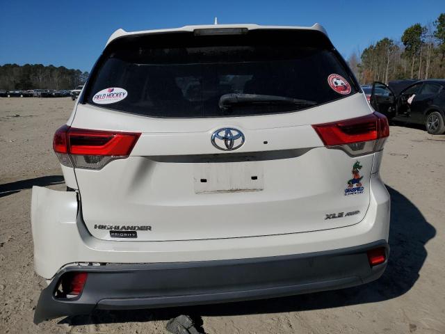 5TDJZRFH8KS597832 - 2019 TOYOTA HIGHLANDER SE WHITE photo 6