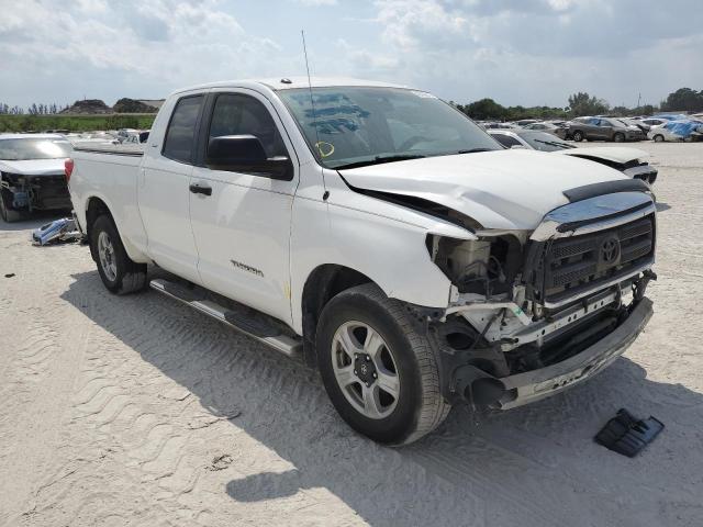 5TFRM5F12BX032869 - 2011 TOYOTA TUNDRA DOUBLE CAB SR5 WHITE photo 4