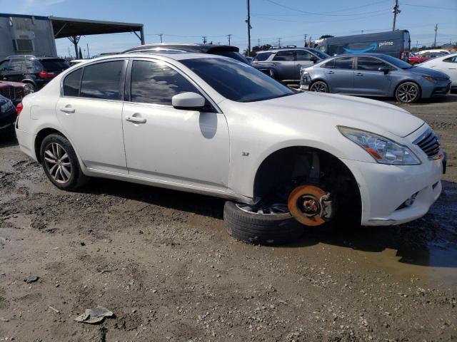 JN1CV6APXFM501687 - 2015 INFINITI Q40 WHITE photo 4