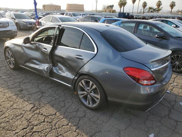 55SWF4JB6JU259268 - 2018 MERCEDES-BENZ C 300 GRAY photo 2