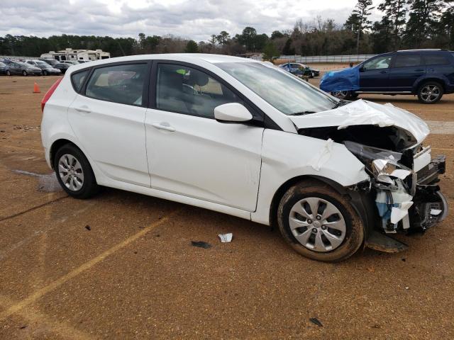 KMHCT5AE3GU272410 - 2016 HYUNDAI ACCENT SE WHITE photo 4