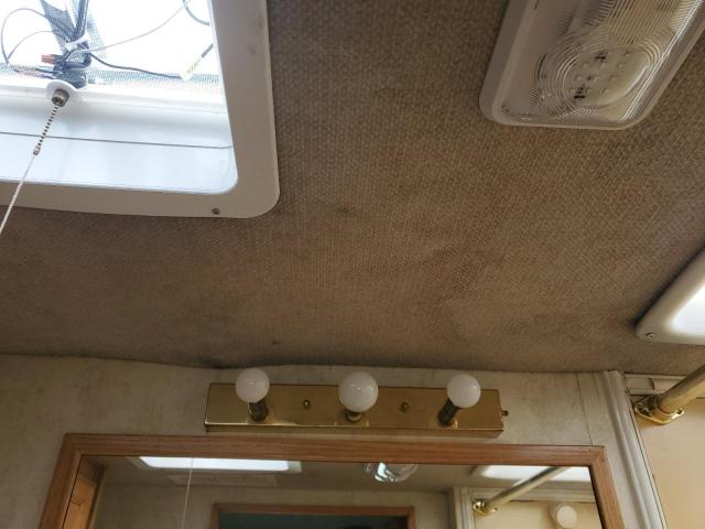 1FDWE30S6XHB98380 - 2000 JAMB MOTOR HOME E350 SUPER DUTY CUTAWAY VAN RV BEIGE photo 9