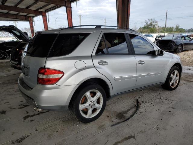 4JGBB75E96A014364 - 2006 MERCEDES-BENZ ML 500 SILVER photo 3