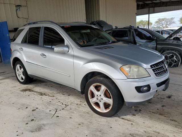 4JGBB75E96A014364 - 2006 MERCEDES-BENZ ML 500 SILVER photo 4