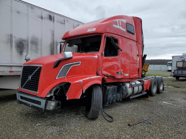 4V4NC9EJ0EN164575 - 2014 VOLVO VN VNL RED photo 2