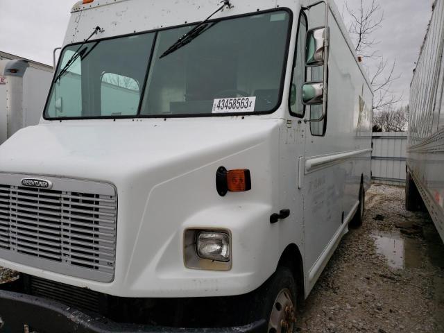 4UZAARBW43CK86182 - 2003 FREIGHTLINER CHASSIS M LINE WALK-IN VAN WHITE photo 1