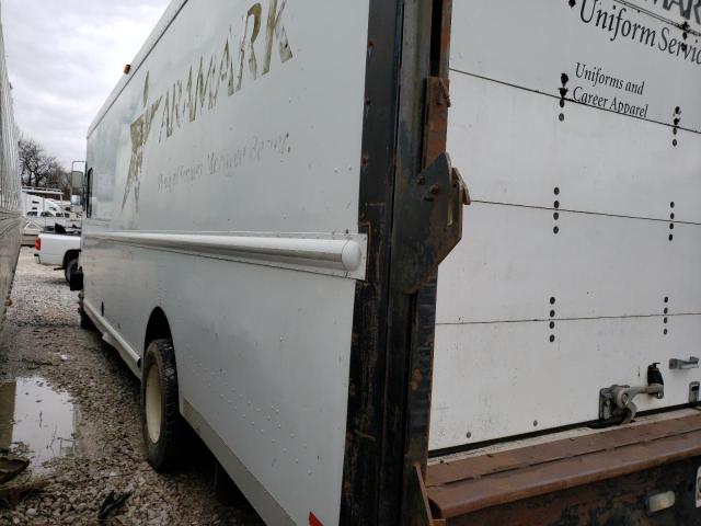 4UZAARBW43CK86182 - 2003 FREIGHTLINER CHASSIS M LINE WALK-IN VAN WHITE photo 2