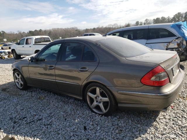 WDBUF56X39B421082 - 2009 MERCEDES-BENZ E 350 GRAY photo 2