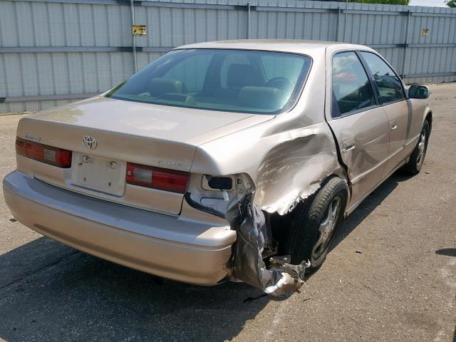 JT2BG28K3W0220689 - 1998 TOYOTA CAMRY LE  photo 4