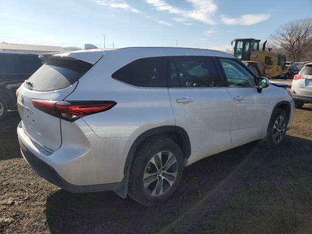 5TDHZRBH6NS572453 - 2022 TOYOTA HIGHLANDER XLE WHITE photo 3