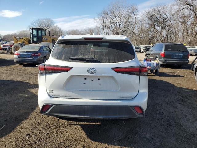 5TDHZRBH6NS572453 - 2022 TOYOTA HIGHLANDER XLE WHITE photo 6