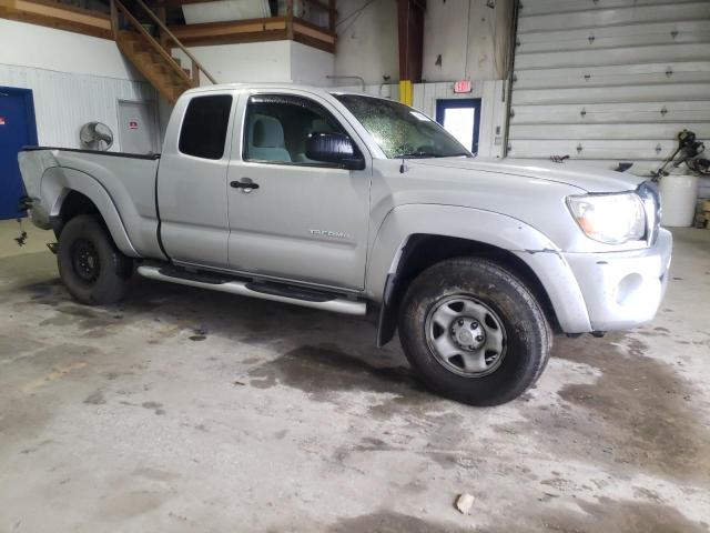 5TETU62N55Z090265 - 2005 TOYOTA TACOMA PRERUNNER ACCESS CAB SILVER photo 4