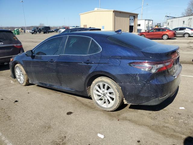 4T1C11AK2MU477961 - 2021 TOYOTA CAMRY LE BLUE photo 2