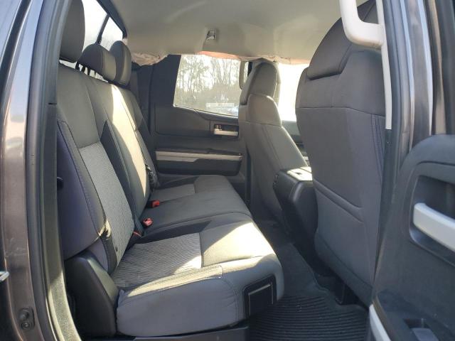 5TFUW5F18FX457331 - 2015 TOYOTA TUNDRA DOUBLE CAB SR/SR5 SILVER photo 10